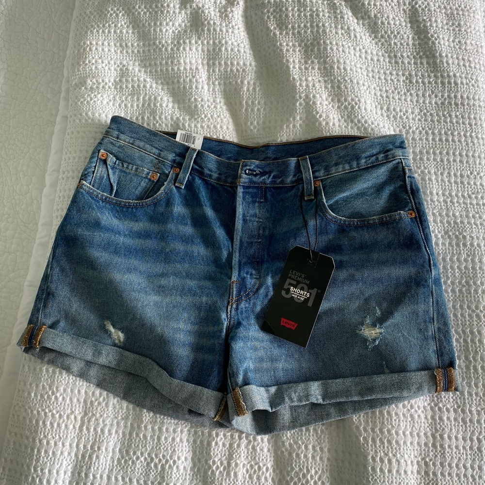 Levi’s 501 shorts size 32